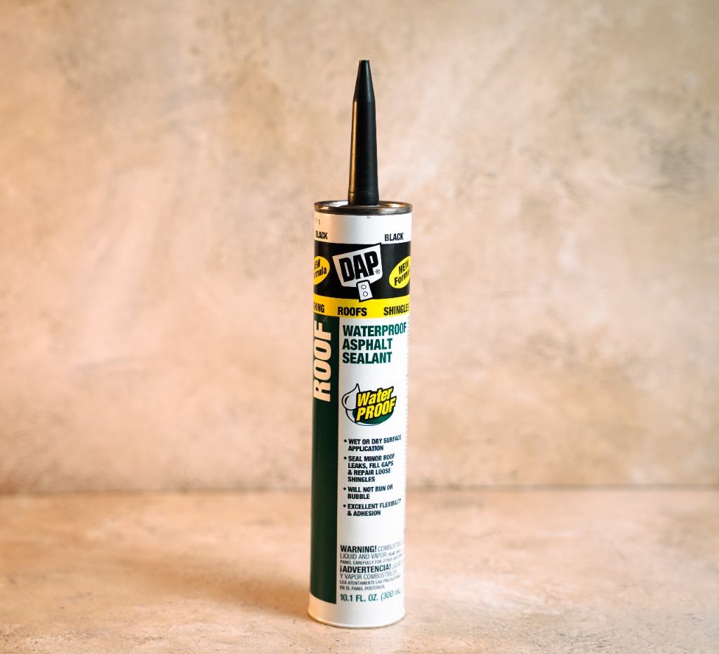 DAP Roof waterproof asphalt sealant black cartridge 10.1 fl oz for shingles and flashings