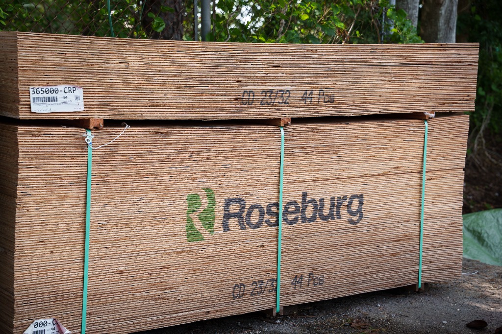 Roseburg 23/32 CDX structural plywood panel bundle