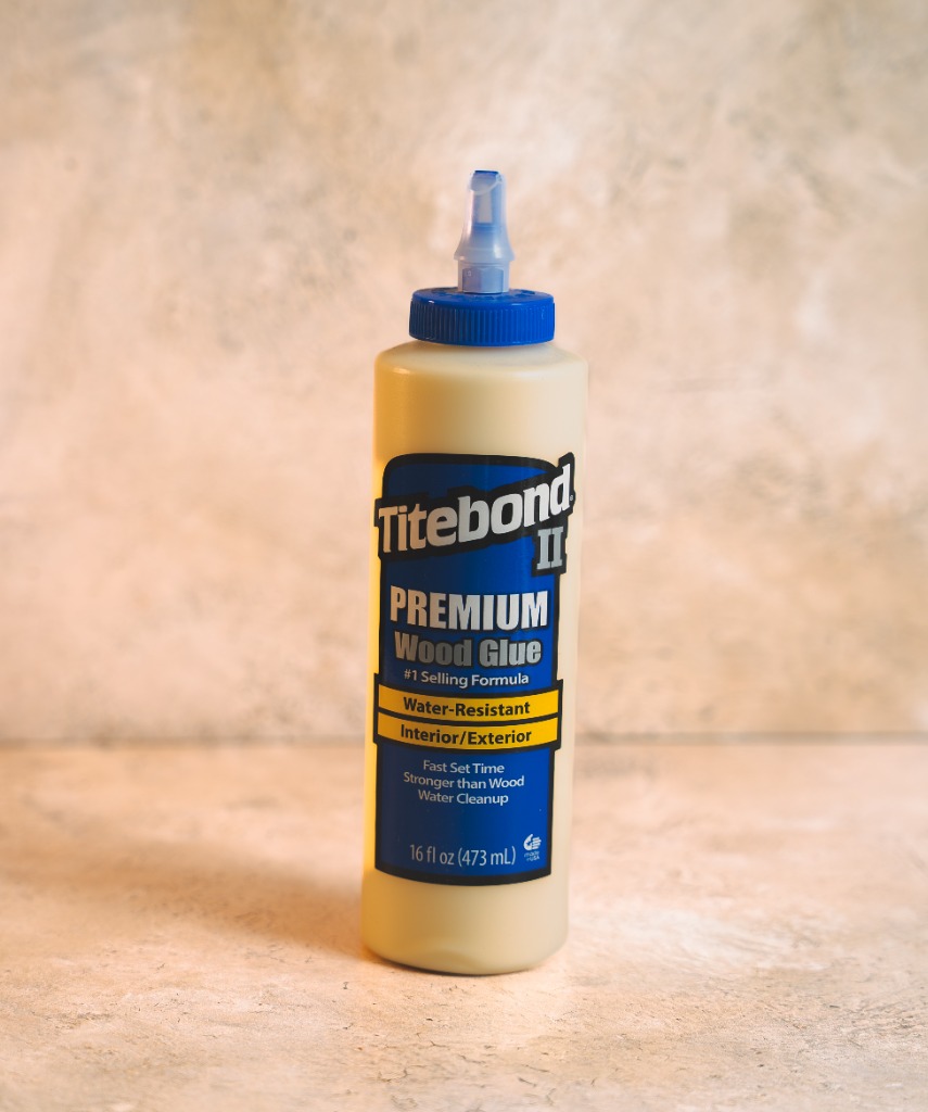 Titebond II Premium water resistant wood glue 16 fl oz 473 ml bottle blue cap